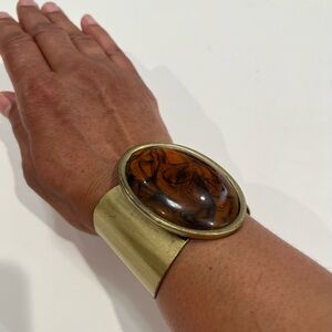 Vintage Goldtone Hinged Cuff Bracelet‎ with “Amber” Style Stone